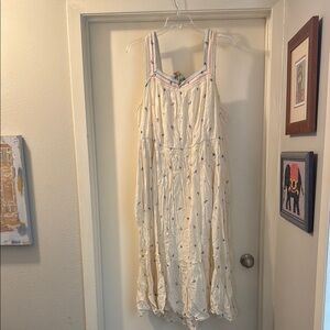 Elegant Cream Sleeveless Dress